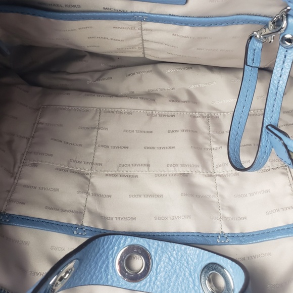 Michael Kors Brooklyn large shoulder bag - beautiful blue periwinkle color - Picture 5 of 6